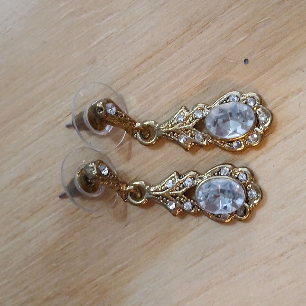 Elegant Gold and Crystal Drop Earrings